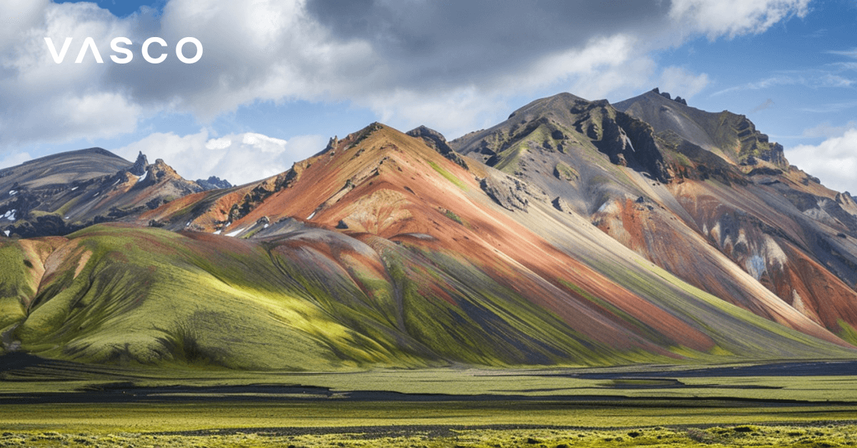 Slika slikovitih planina na Islandu.